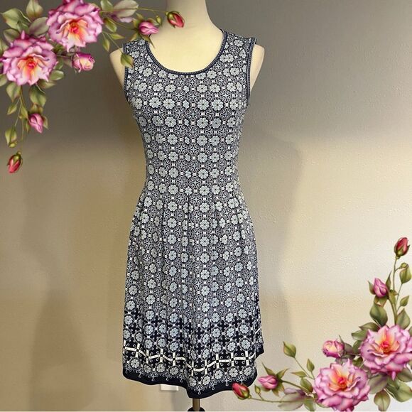 Floral Patterned Sleeveless mini Dress -size extra small - Picture 1 of 11